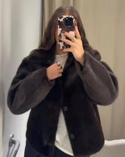 Joana Wendejacke aus Kunstfell und Leder