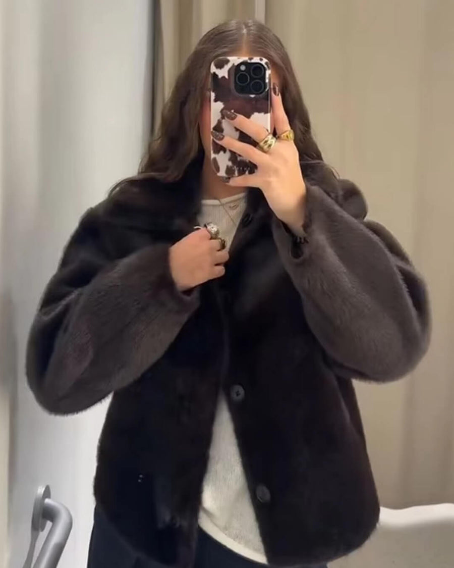 Joana Wendejacke aus Kunstfell und Leder