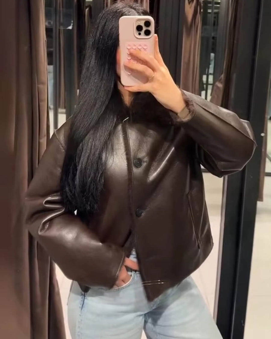 Joana Wendejacke aus Kunstfell und Leder