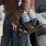 Luna Schultertasche mit Gürtel-Detail