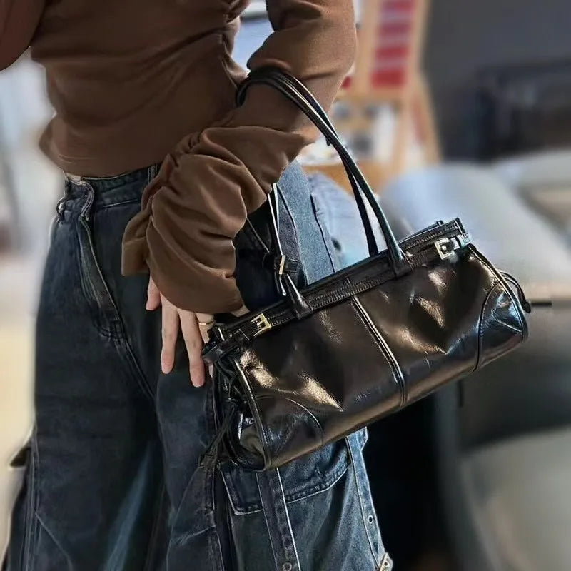 Luna Schultertasche mit Gürtel-Detail