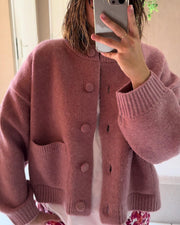 Nessa Grob gestrickte Strickjacke