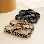 Sommer Slipper Damen | Kühner Leoparden-Print & Gepolstertes Zehensteg-Design