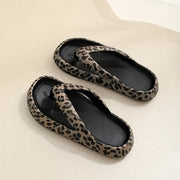 Sommer Slipper Damen | Kühner Leoparden-Print & Gepolstertes Zehensteg-Design