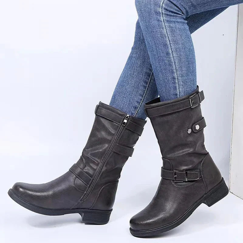 Stiefel Damen im Bikerstil mit Schnallen
