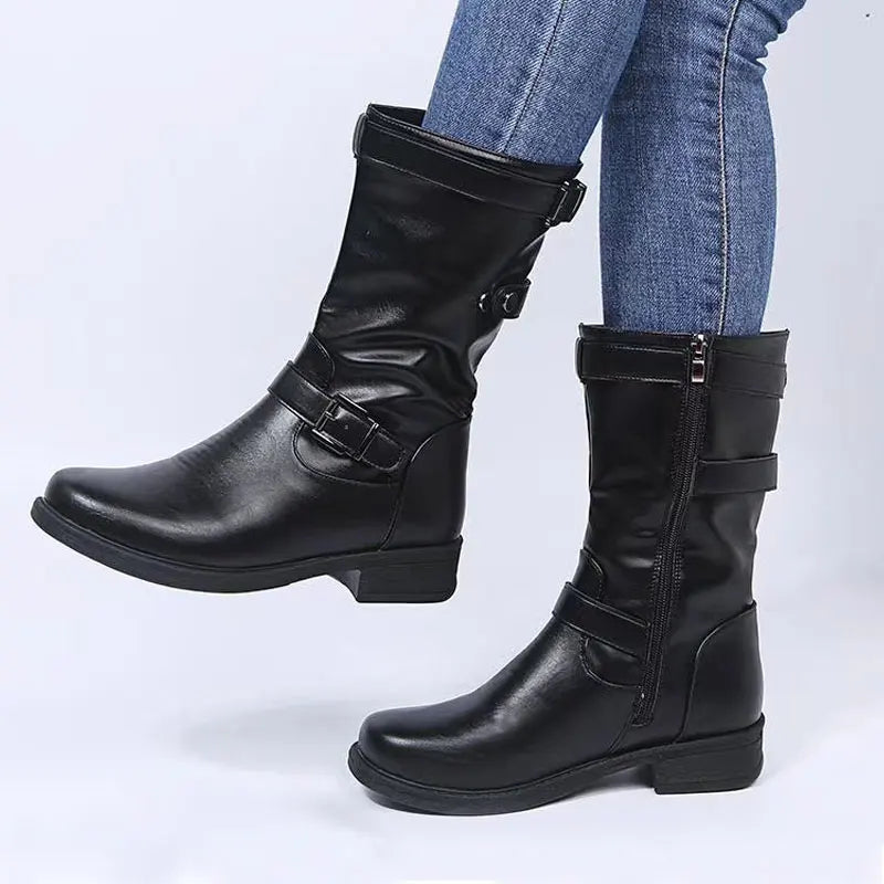 Stiefel Damen im Bikerstil mit Schnallen