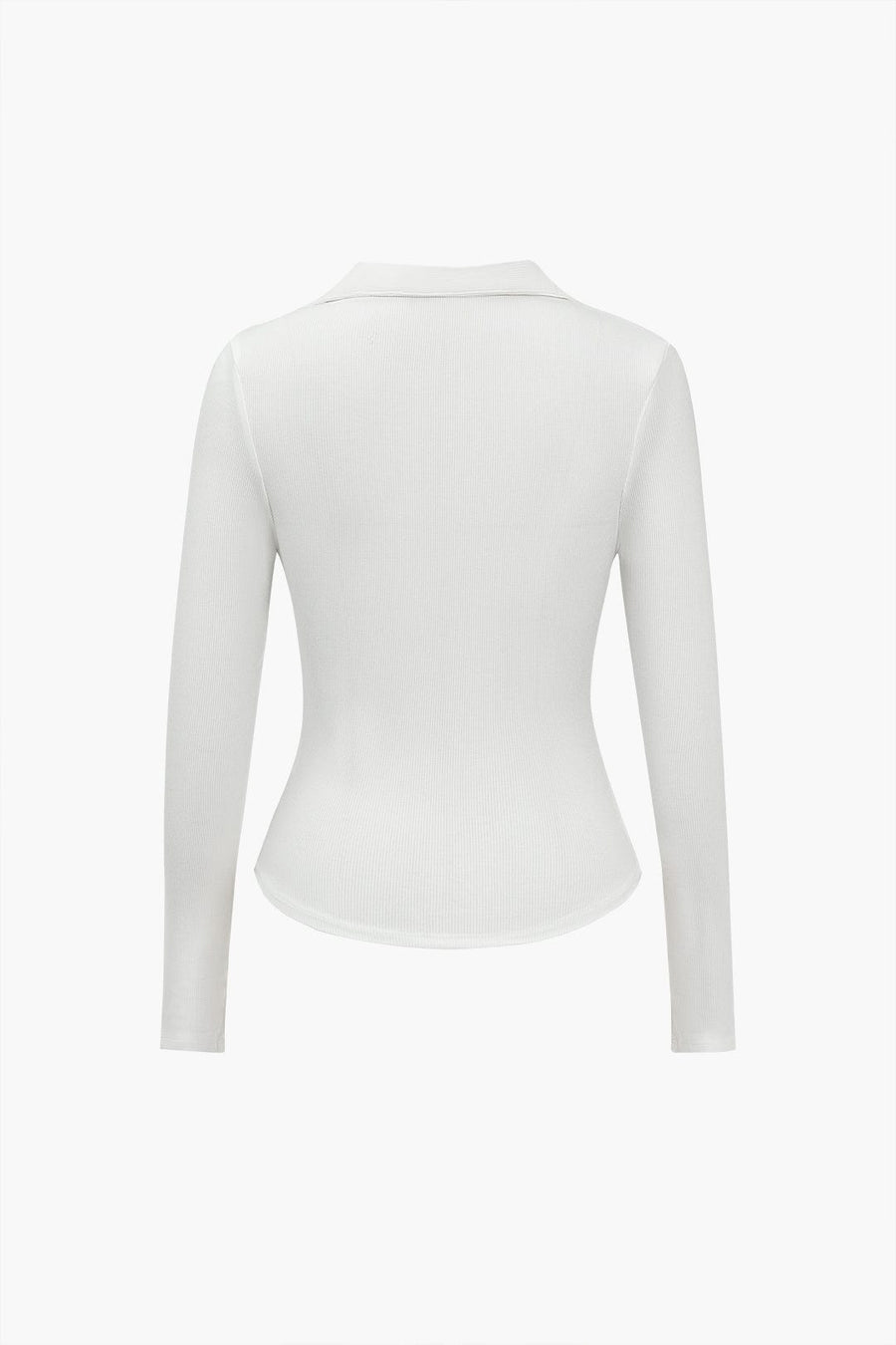Dominique | Figurbetontes Langarm-Poloshirt mit tiefem V-Ausschnitt und eleganten Knopfdetails