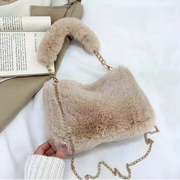 Elisa | Stilvolle Damen Schultertasche aus Plüsch