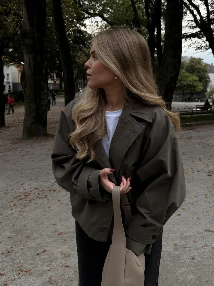 Dhelia Kurzer Trenchcoat