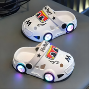 KidVroom - LED Autoslipper Für Kinder Mit Leuchtenden Rädern Und Riemen
