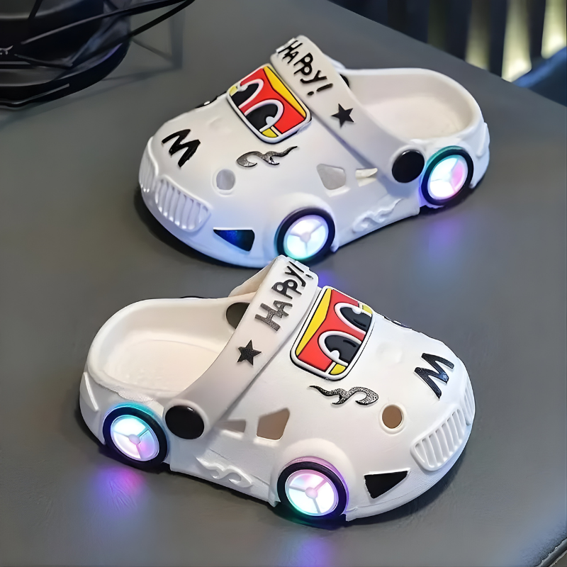 KidVroom - LED Autoslipper Für Kinder Mit Leuchtenden Rädern Und Riemen