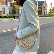 Boho-Chic Handgewebte Stroh-Crossbody-Tasche im Halbmond-Design