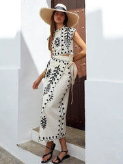 Amira | Zweiteiliges Stickerei-Set mit Crop-Top & Wickelrock