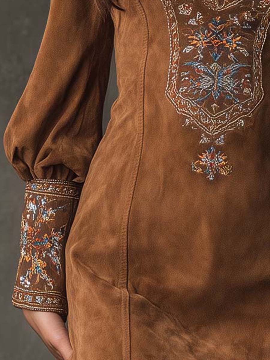Damen-Minikleid aus Wildleder mit V-Ausschnitt und Stickerei