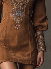 Damen-Minikleid aus Wildleder mit V-Ausschnitt und Stickerei