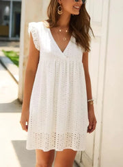 Sommerkleid mit Lochstickerei und V-Ausschnitt – Lockerer Schnitt