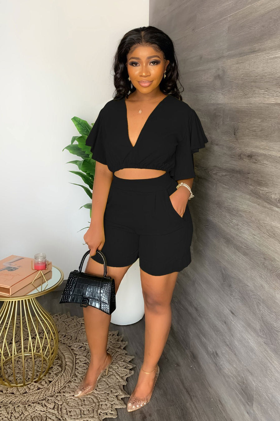 Zweiteiliges Sommeroutfit Damen | Crop-Top mit Rüschen & High-Waist-Shorts