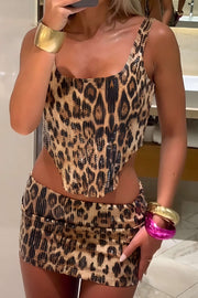 Savanna | Leo-Print Top & Minirock – Ein Statement-Look für selbstbewusste Frauen