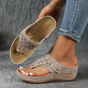 CALIRA™ | BEQUEME KEILSANDALEN