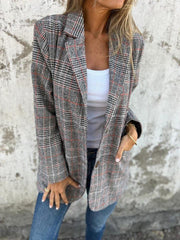 Elaina – Stilvoll Karierter Winterblazer