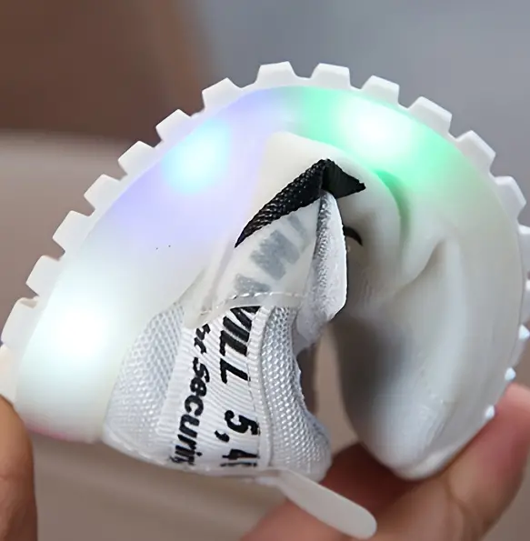 Bequeme Kleinkinderschuhe mit LED-Beleuchtung - GlowSteps