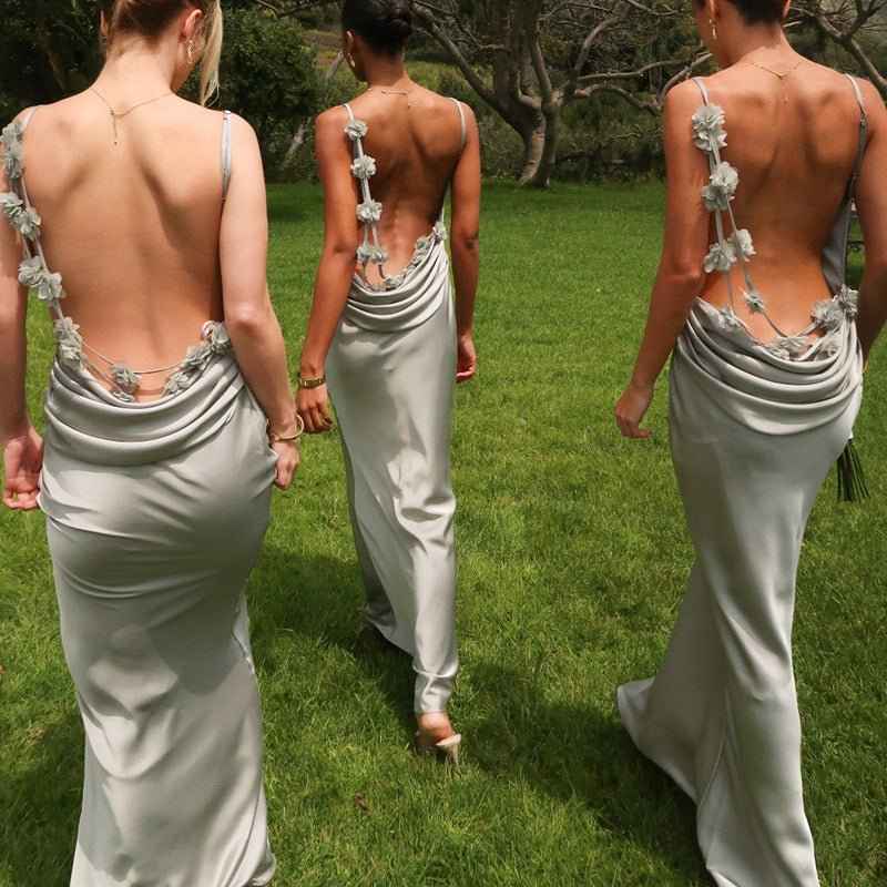Amélie – Rückenfreies Maxikleid mit floraler Verzierung