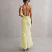 Amélie – Rückenfreies Maxikleid mit floraler Verzierung