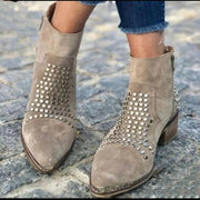 Mia | Ankle Boots Nieten Spitze Zehe Blockabsatz Reißverschluss