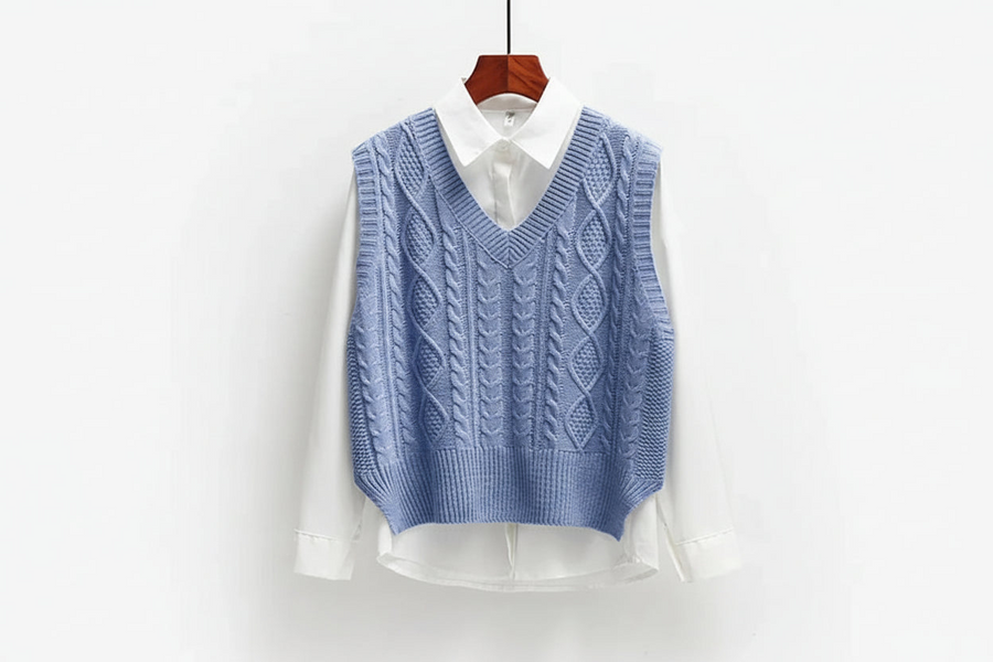 Ärmelloser Pullover mit V-Ausschnitt und gerader Form