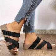 Ariana | Geflochtene Plateausandalen mit orthopädischem Komfort