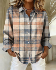 Mia | Damen Hemd modern kariert im Vintage-Look getragen