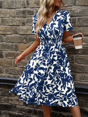 Elegantes | Florales Kleid Mit Wickelausschnitt - Feminin Und Vielseitig Für Jeden Anlass für dich