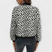 Clara | Stylische Damenjacke im Leo-Design