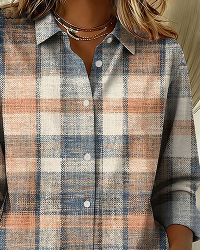 Mia | Damen Hemd modern kariert im Vintage-Look getragen