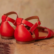NIEDRIGER SANDALEN MIT RIEGEL