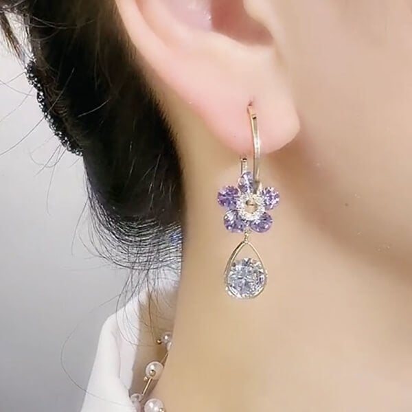 Elara™ Elegante Blumen Glanz