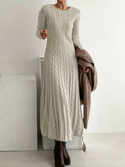 Laura | Elegantes Damen Maxikleid bequem getragen