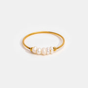 Klassischer Ring mit Süßwasserperle
