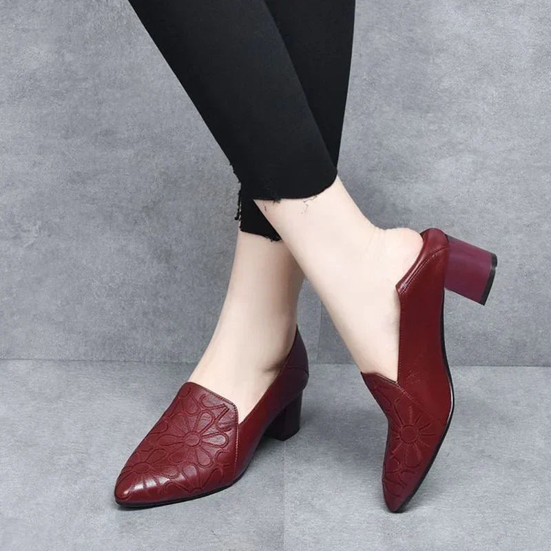 Minhora – Pumps Mit Blockabsatz Und Lederstickerei
