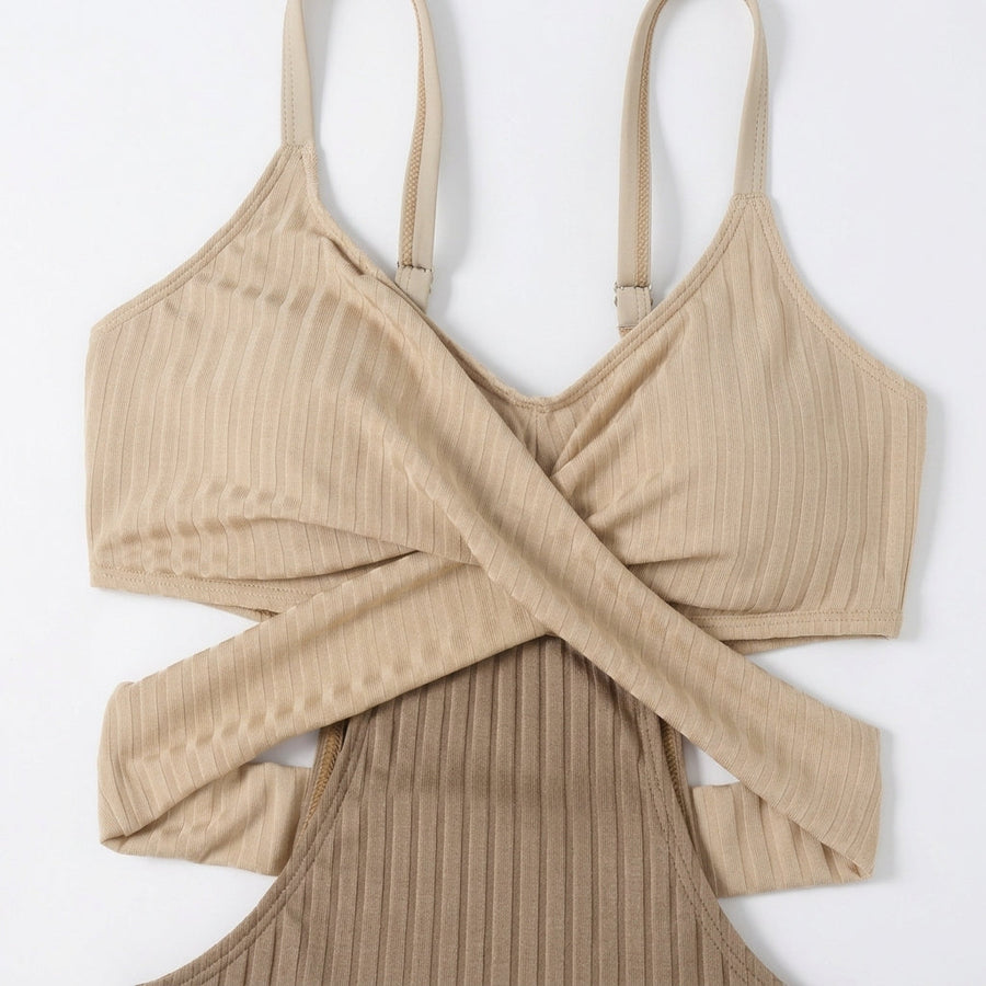 Damen-Badeanzug mit Rippenstruktur, Cut-Out-Details und Wickel-Taille