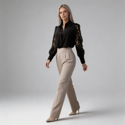 Damen-Bluse mit Knopfleiste und Ärmeln mit Durchbruchmuster