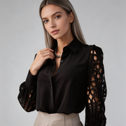 Damen-Bluse mit Knopfleiste und Ärmeln mit Durchbruchmuster