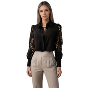Damen-Bluse mit Knopfleiste und Ärmeln mit Durchbruchmuster