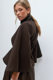 Damen Capejacke mit Stehkragen und Bindegürtel