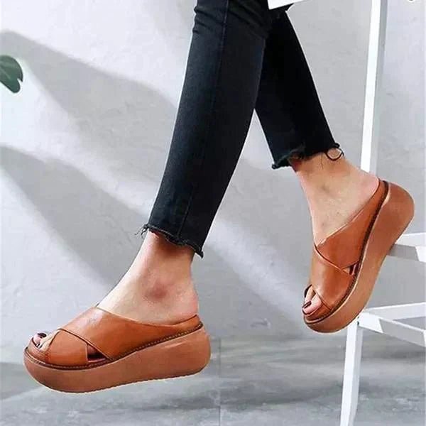 Leonie | Damen Gepolsterte Flache Sandalen Kreuzriemen