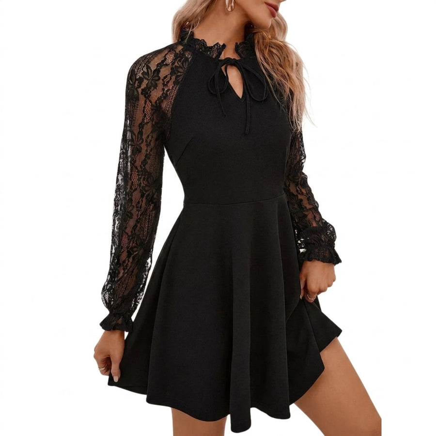 Damen-Kleid mit Spitzenärmeln, Stehkragen und Bindedetail