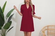 Damen Kurzarm Kleid mit V-Ausschnitt und Ausgestellten Ärmeln