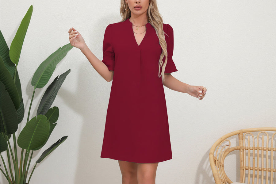 Damen Kurzarm Kleid mit V-Ausschnitt und Ausgestellten Ärmeln