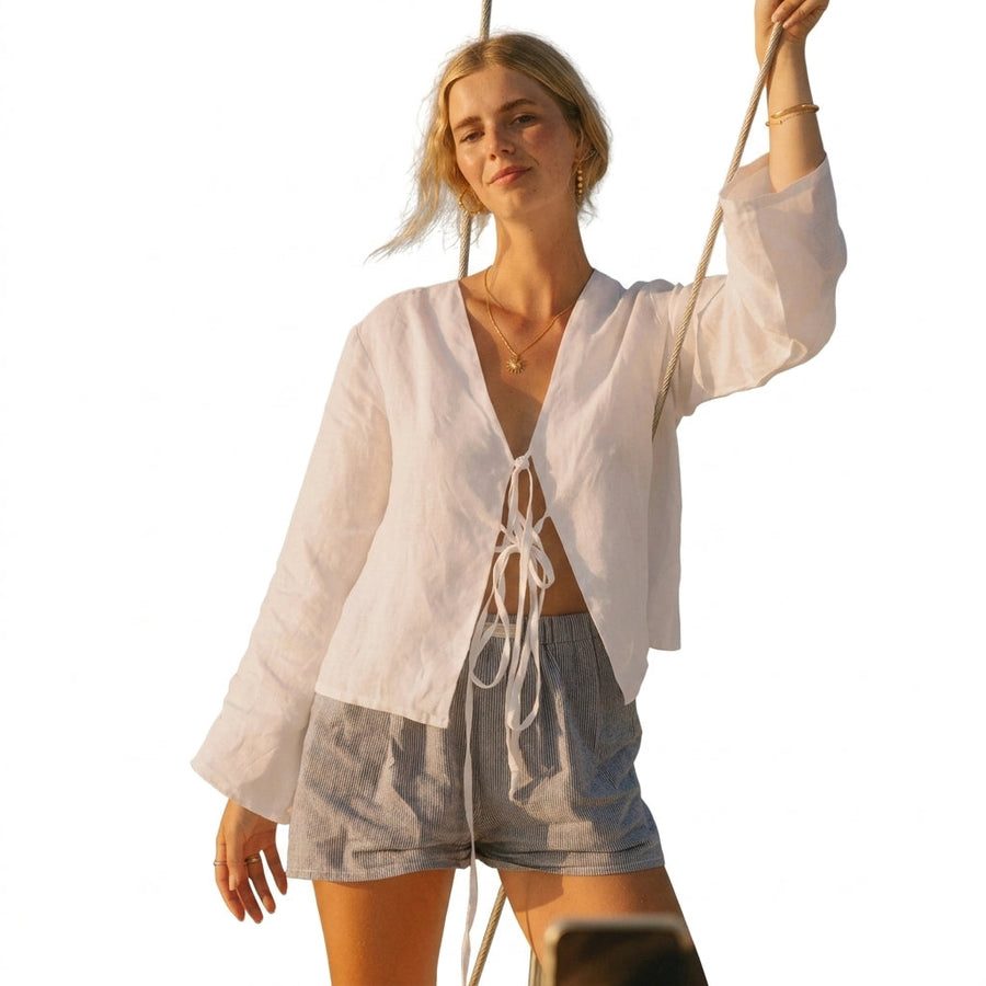 Damen-Kurzbluse mit V-Ausschnitt und Bindebändern