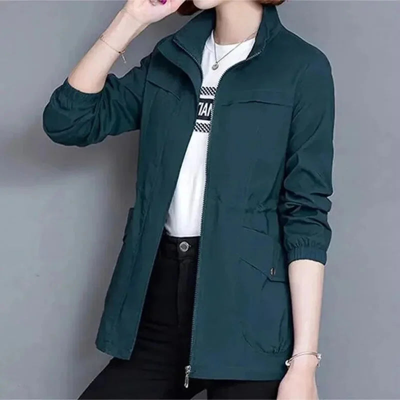 Damen Kurzjacke mit Reißverschluss und Pattentaschen